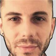 Soy un chico de 36 años al que le encanta jugar con los niños a la vez que puedo enseñarle un idioma tan importante como es el inglés, también se Matemáticas